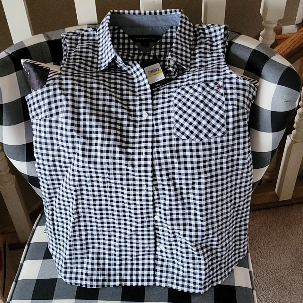 Tommy Hilfiger women's M sleeveless button up NWT